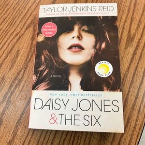 Daisy Jones and the Six Book